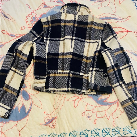 💙💛🤍 NWT STOOSH PLAID JACKET 💙💛🤍 - Picture 8 of 8